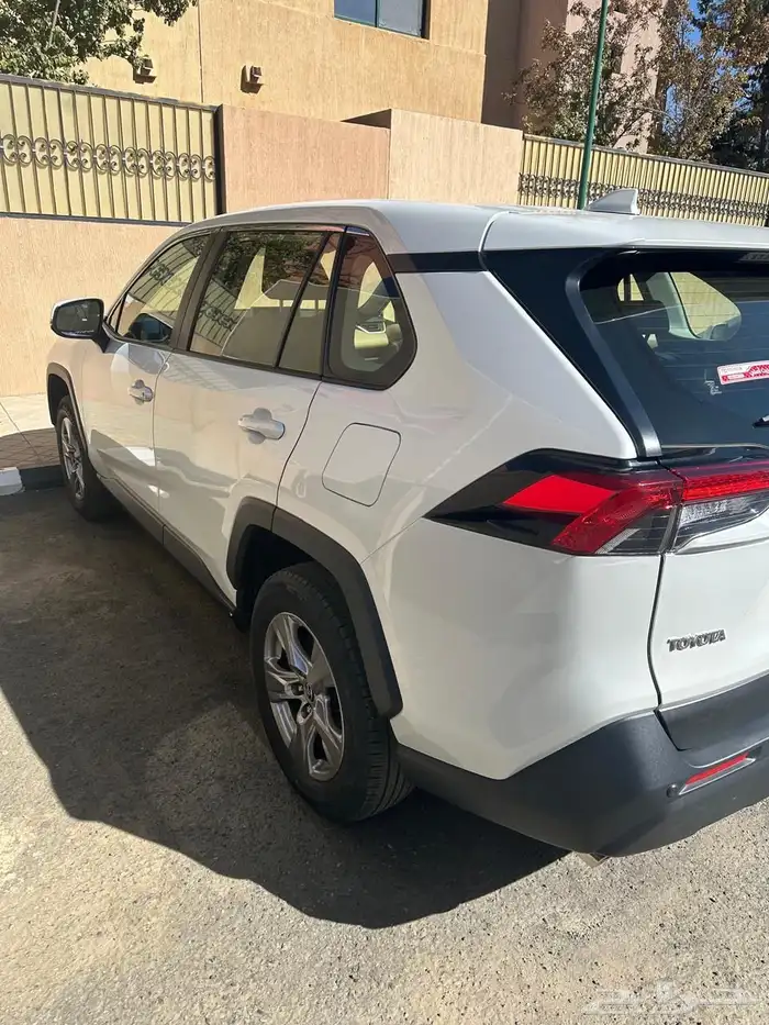 راف فور 2023 دبل مكينه 2000 وموفر بنزين شبه جديد مشمي 29000 0