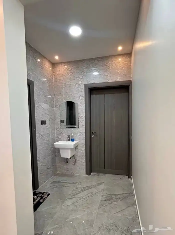 فيلا للبيع على 3 شوارع 25