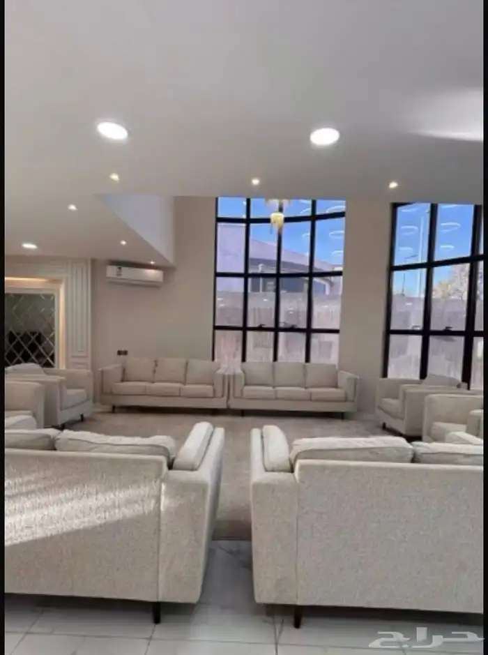 فيلا للبيع على 3 شوارع 30