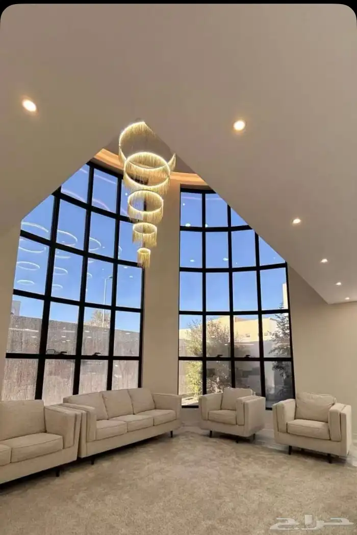 فيلا للبيع على 3 شوارع 34