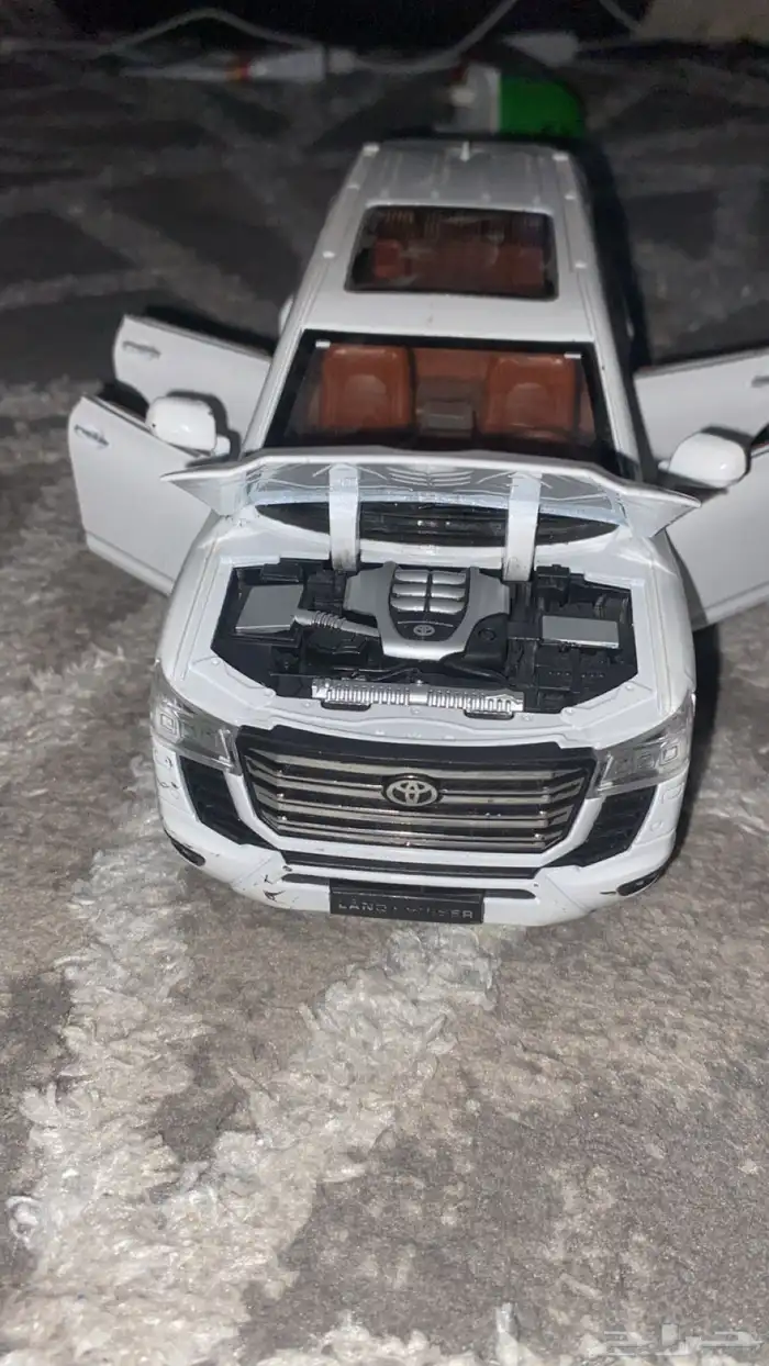 مجسم لاند كروزر للبيع 1