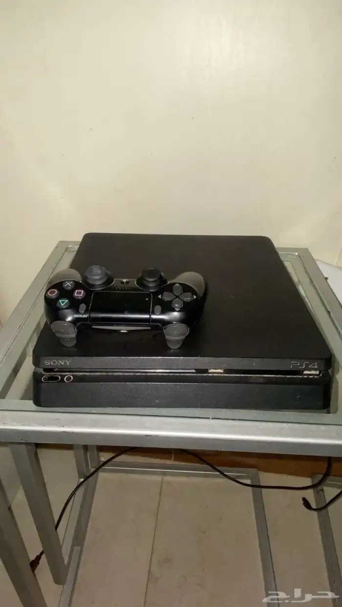 للبيع سوني 4 برو 1