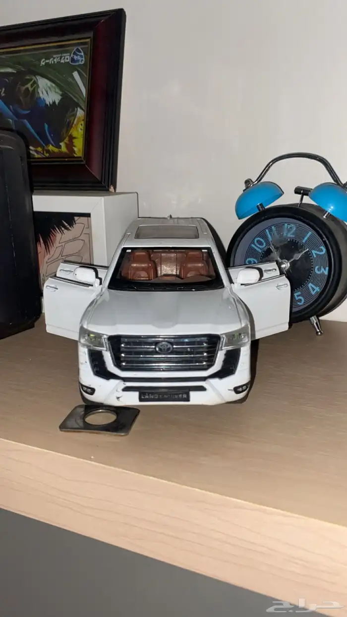 مجسم لاند كروزر للبيع 2
