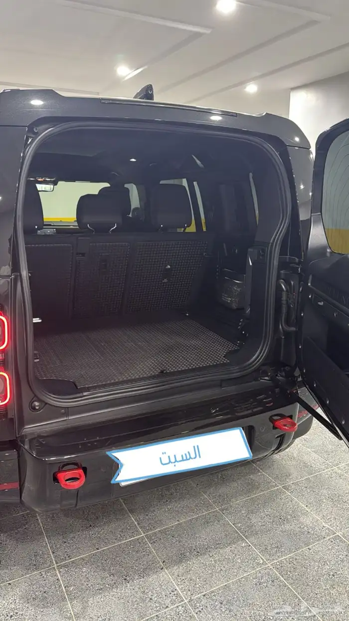 لاند روفر ديفندر x110 موديل 2022 الفردان 17