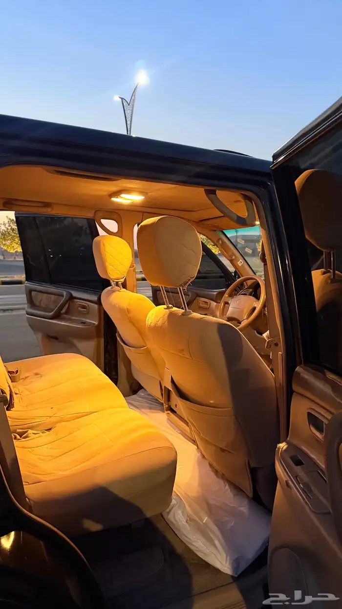 جيب 2001 اسود GX 14