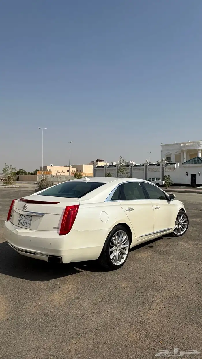 كاديلاك XTS 15