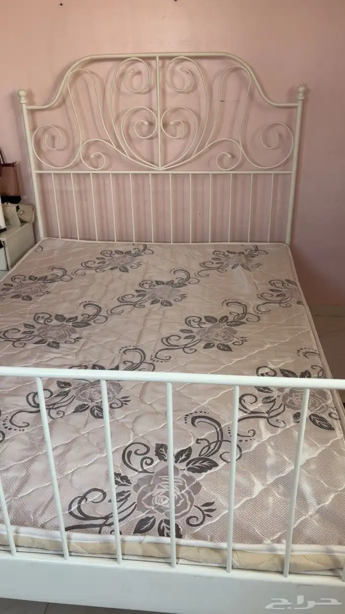 سرير ايكيا نفر ونص مع مرتبه بيع مستعجل 0