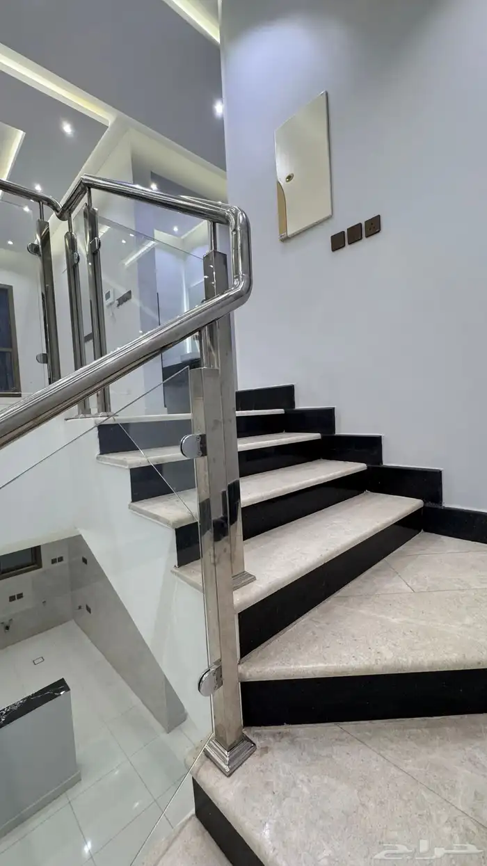 للبيع فيلا مستقله دورين وملحق حى دره الموسى مكتمل الخدمات 16