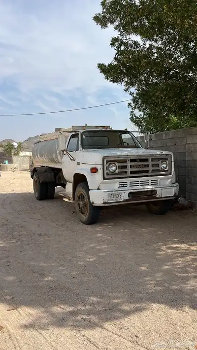 لوري. وايت. خزان نضيف. كل شي. بلد 0