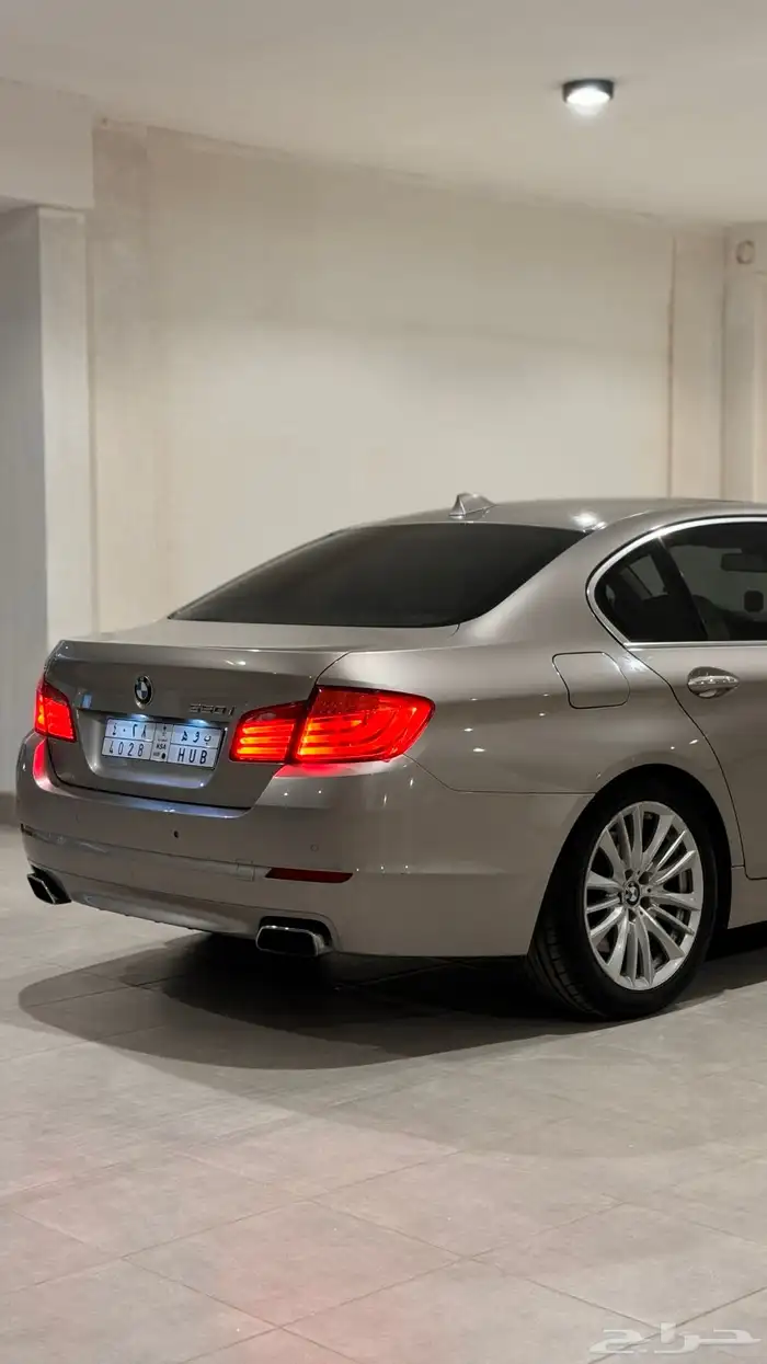 للبيع بي ام دبليو 550i الفئة الخامسة 2