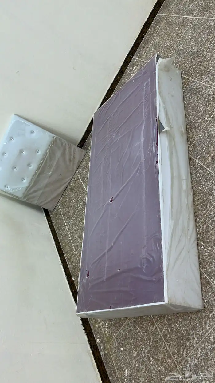 مكيف شغال بارد سرير ودولاب وغساله للبيع 1