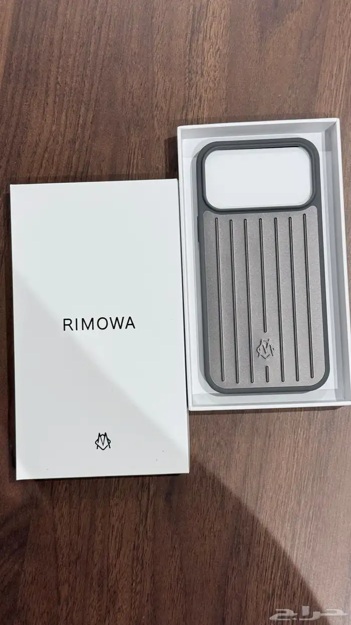 للبيع كفر جوال ماركة ريموا للأيفون 7