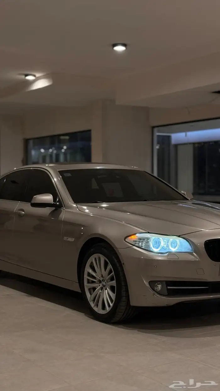 للبيع بي ام دبليو 550i الفئة الخامسة 3