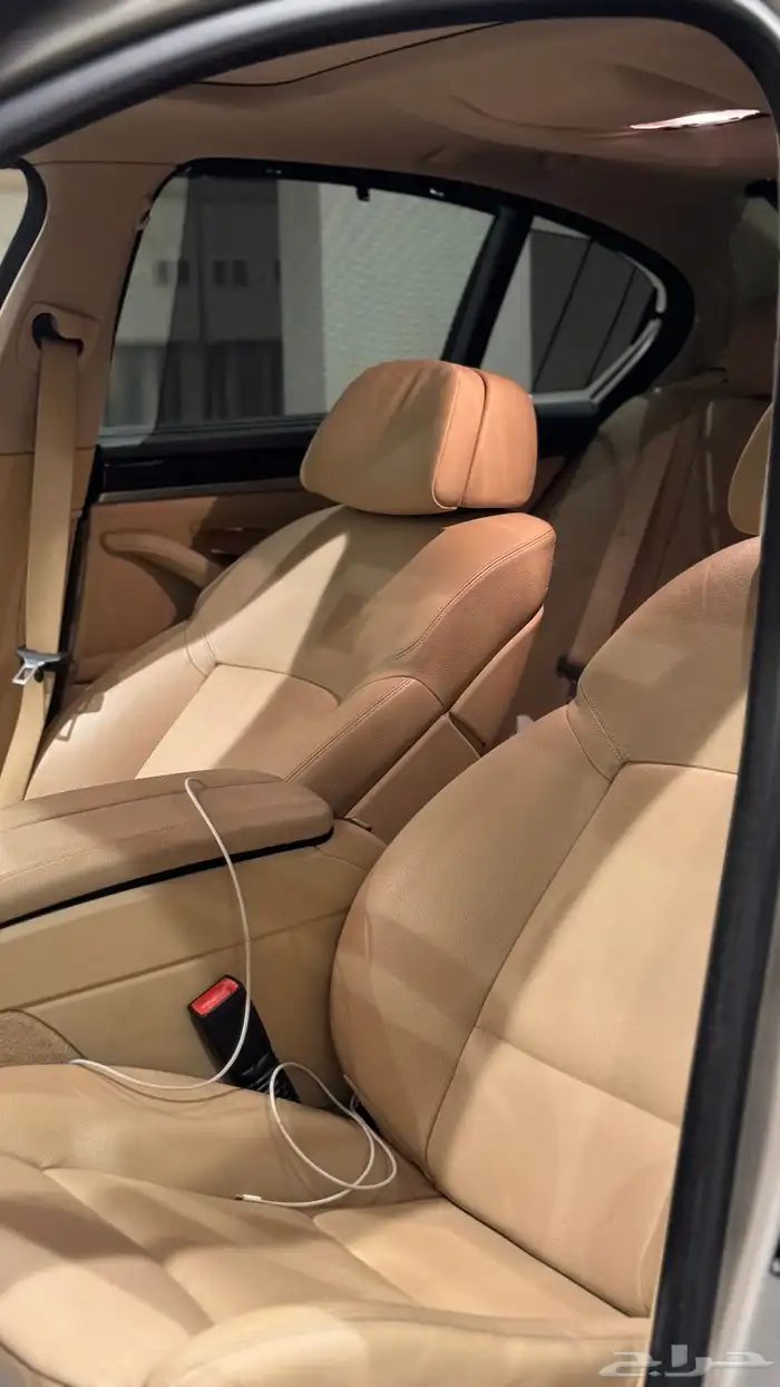 للبيع بي ام دبليو 550i الفئة الخامسة 29