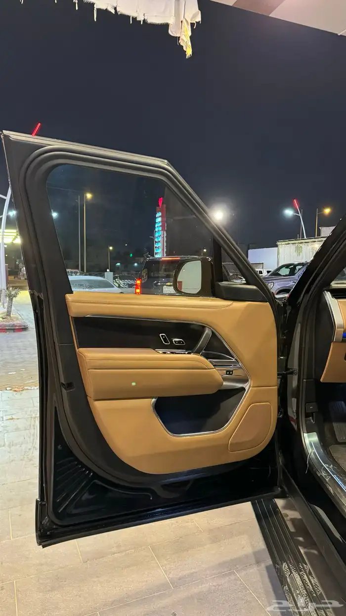 رنج روفر اوتو بيقرافي V8 2023 فل كامل 8