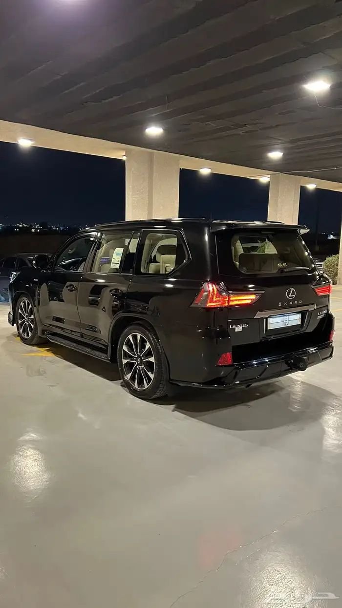 جيب لكزس 2021 بلاك اديشن بريمي 3