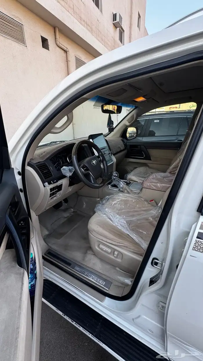لاندكروزر 2019 فل كامل للبيع 7