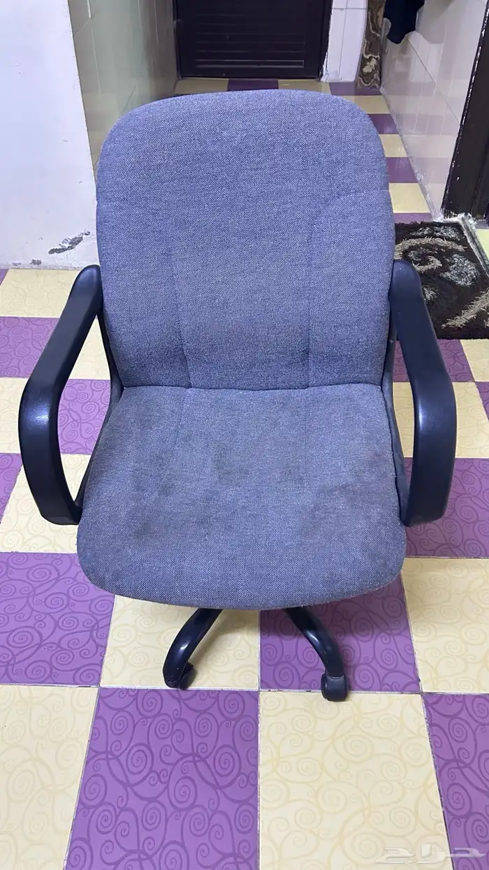 طاولة مكتبية مع كرسيين 1