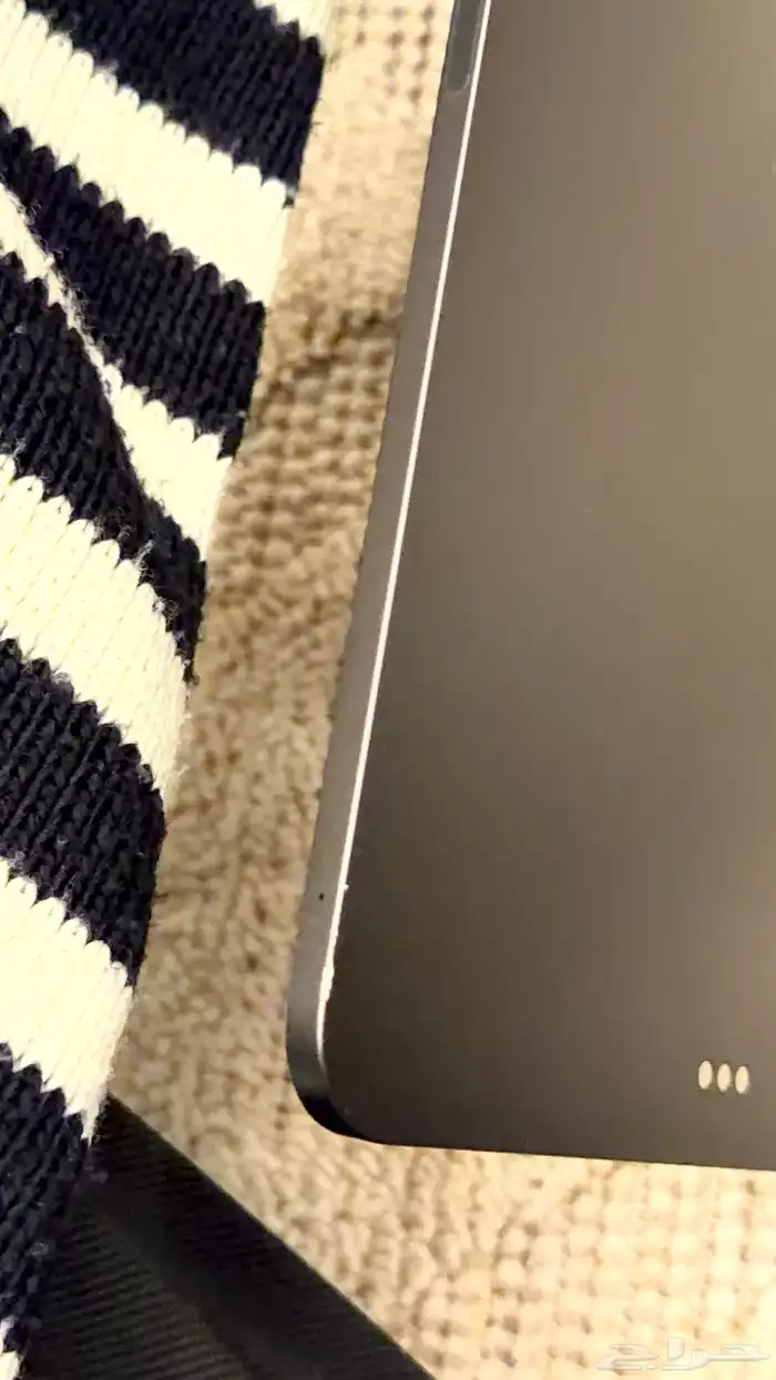 ايباد برو 11 انش 256 جيجا M4 اسود مع كيبورد 4