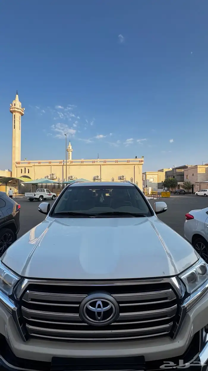 لاندكروزر 2019 فل كامل للبيع 5