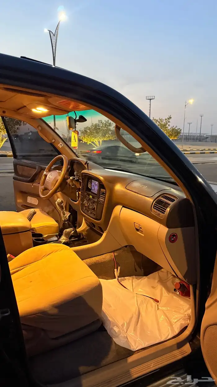 جيب 2001 اسود GX 12