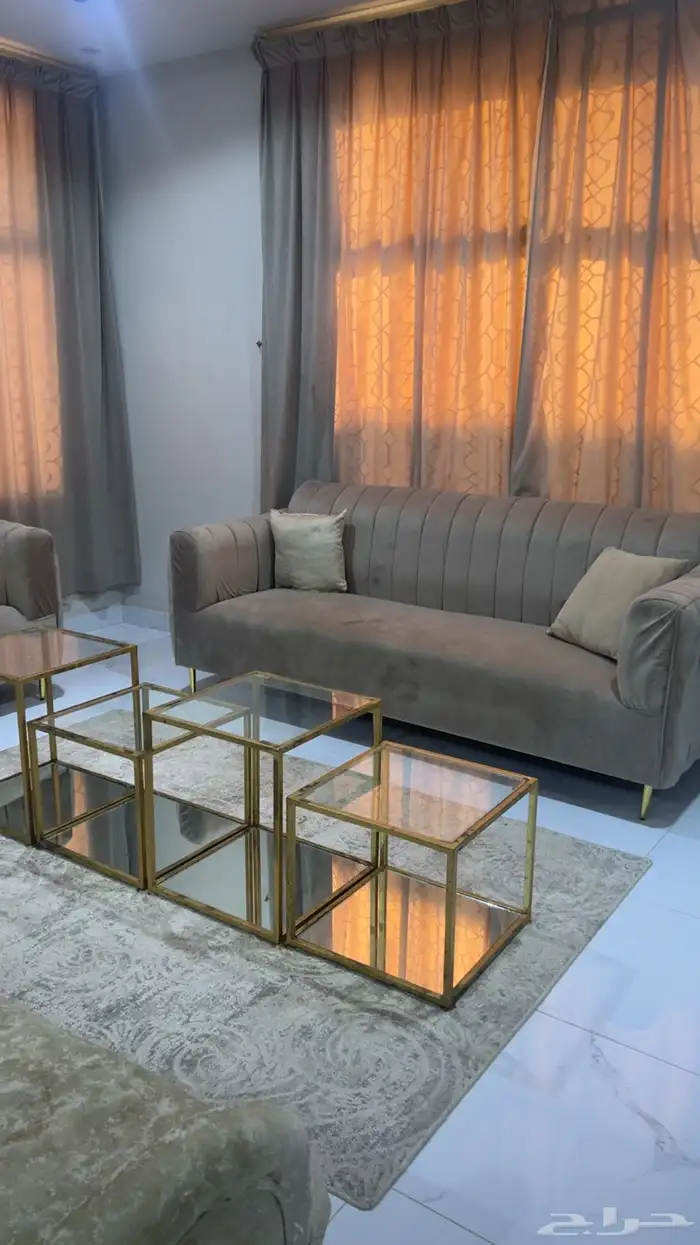 كنب لون بيج القماش مخمل 0