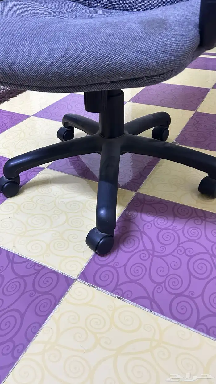 طاولة مكتبية مع كرسيين 4