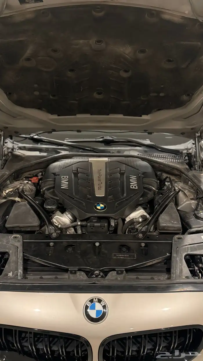 للبيع بي ام دبليو 550i الفئة الخامسة 30