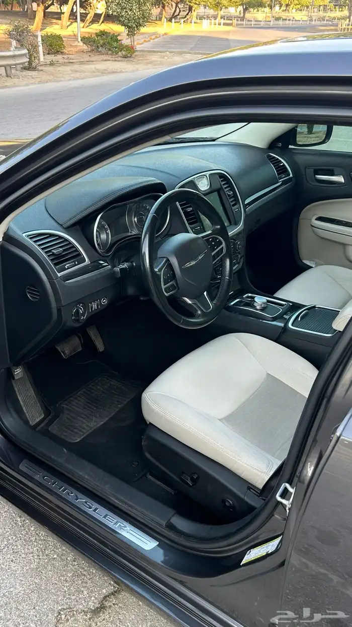 كرايسلر C300 9