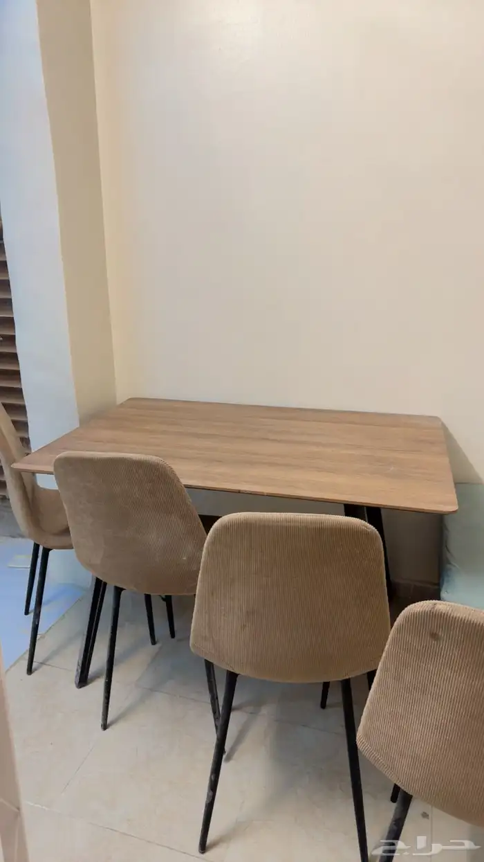 طاولة طعام مستخدم جديد 0