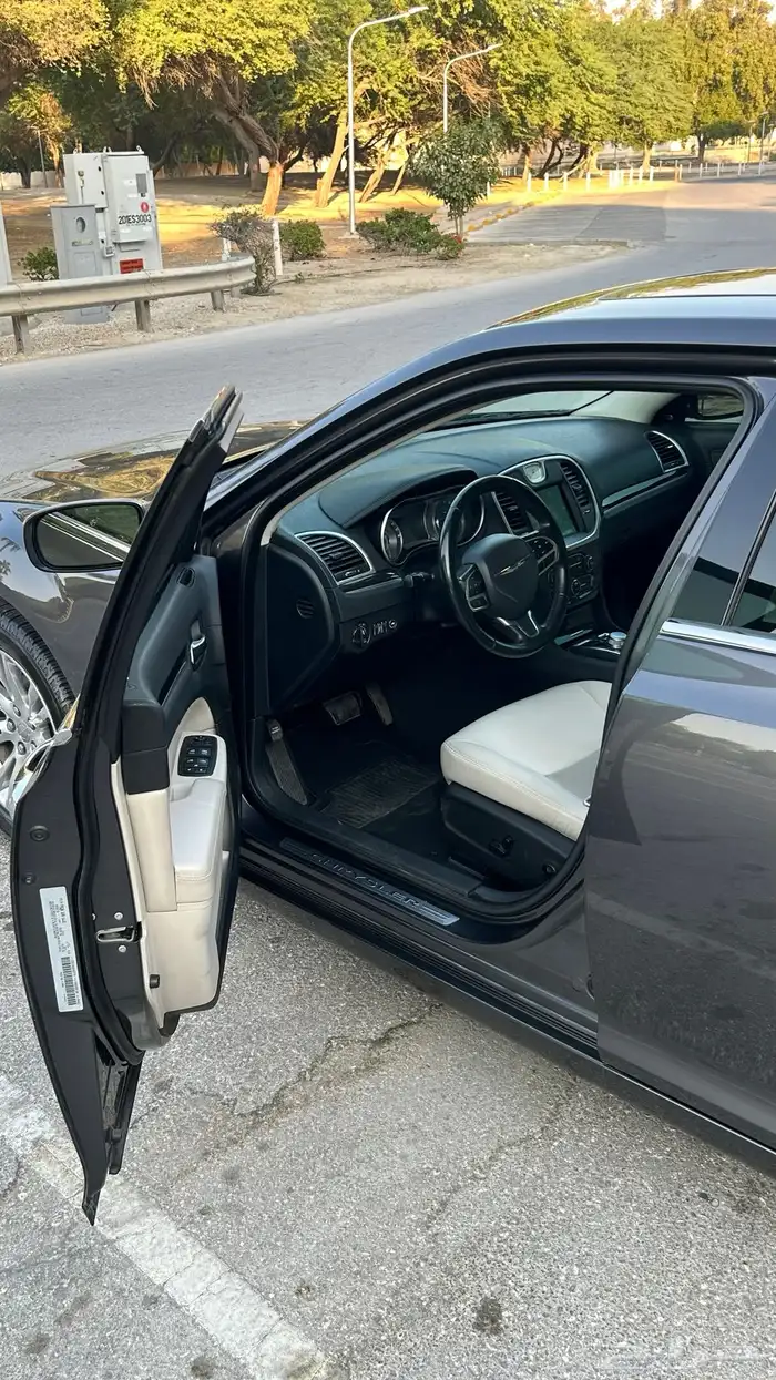 كرايسلر C300 8