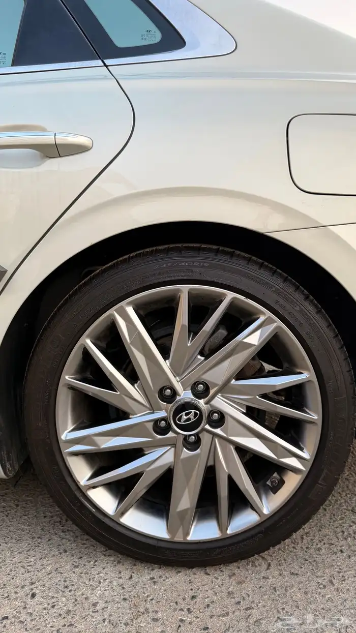 هيونداي ازيرا 2020 ( بنزين ) v6 فل كامل 24