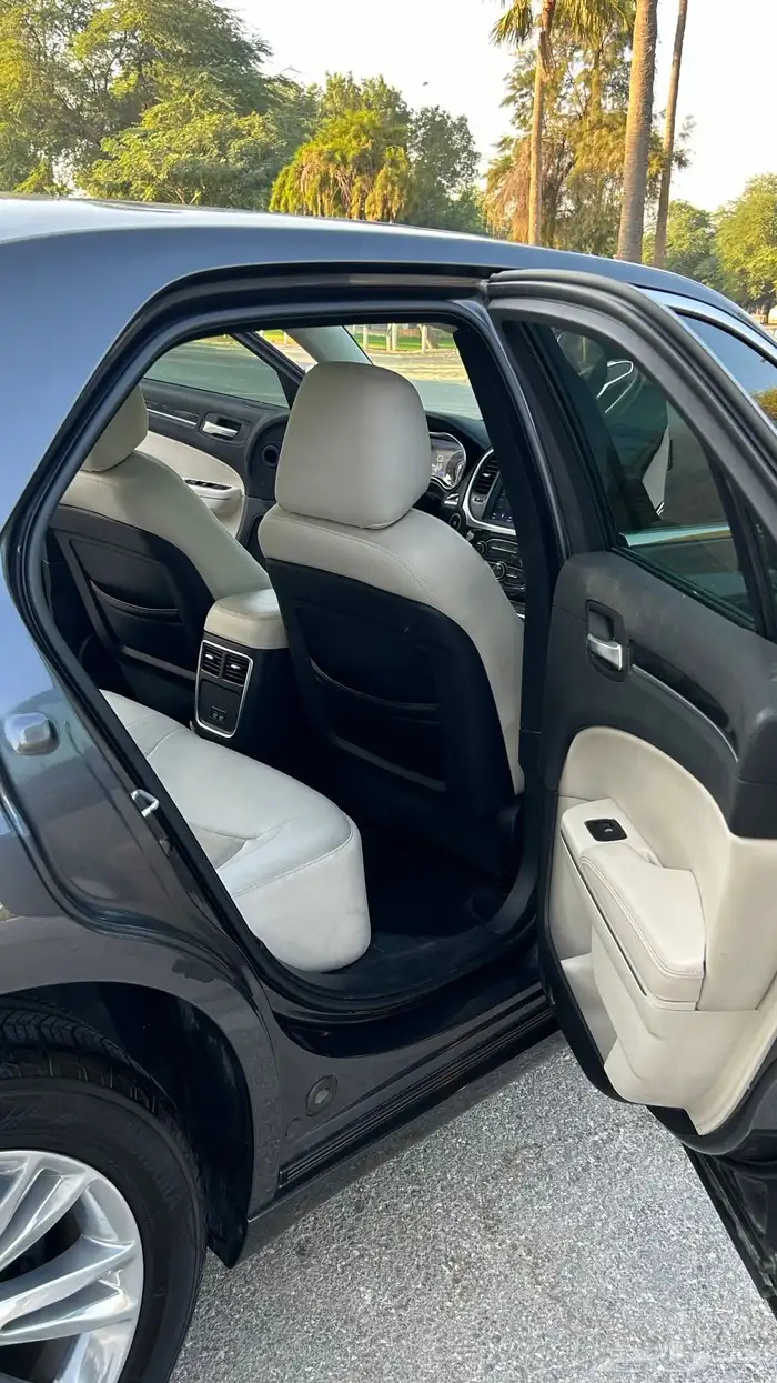 كرايسلر C300 13