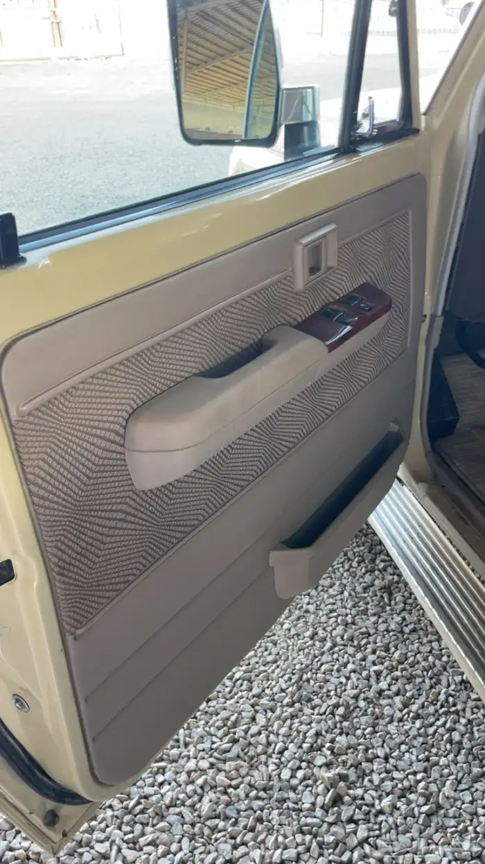 للبيع شاص 2013 بريمي مخزن 8