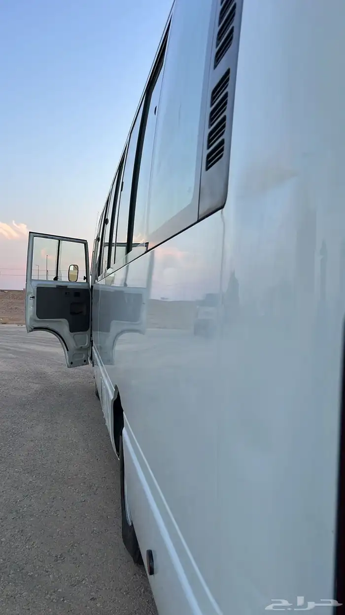 باص 30 راكب نيسان 2008 مخزن 2