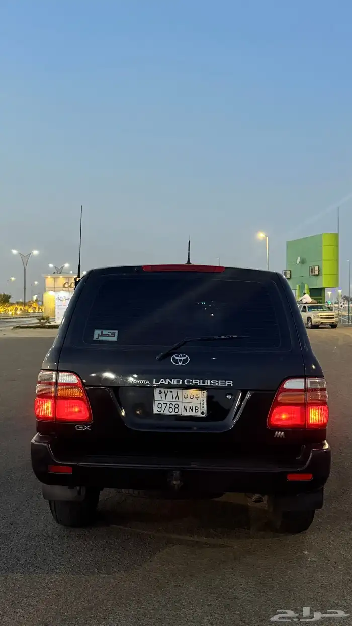 جيب 2001 اسود GX 5