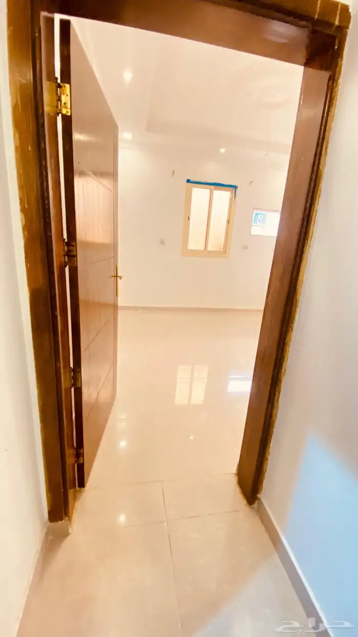 شقه للايجار 3 غرف وسطح 2 دورات مياه وصاله ومطبخ مخطط الوسام 12