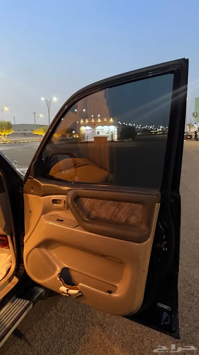 جيب 2001 اسود GX 13