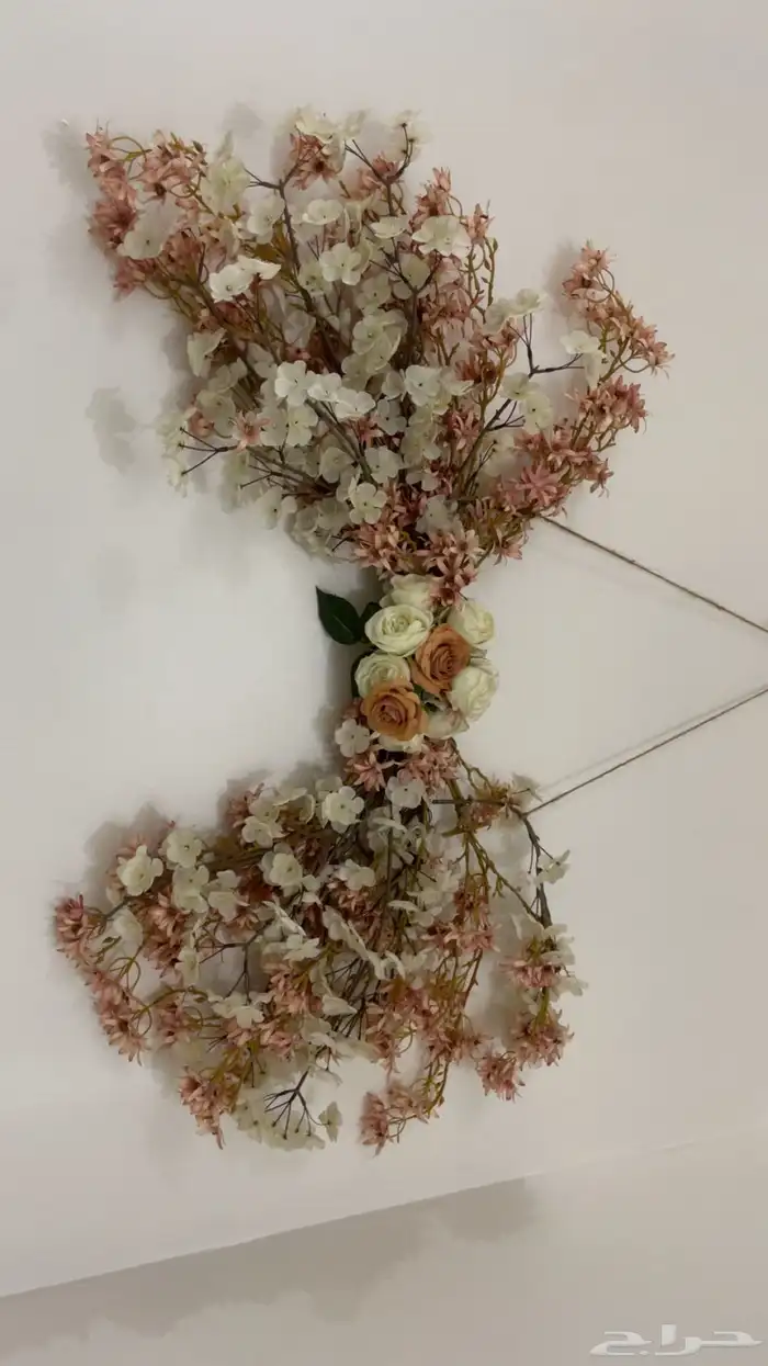 لوحة جدار -مكنسه كهربايئه - مرايه طويله - زينة ورد 1