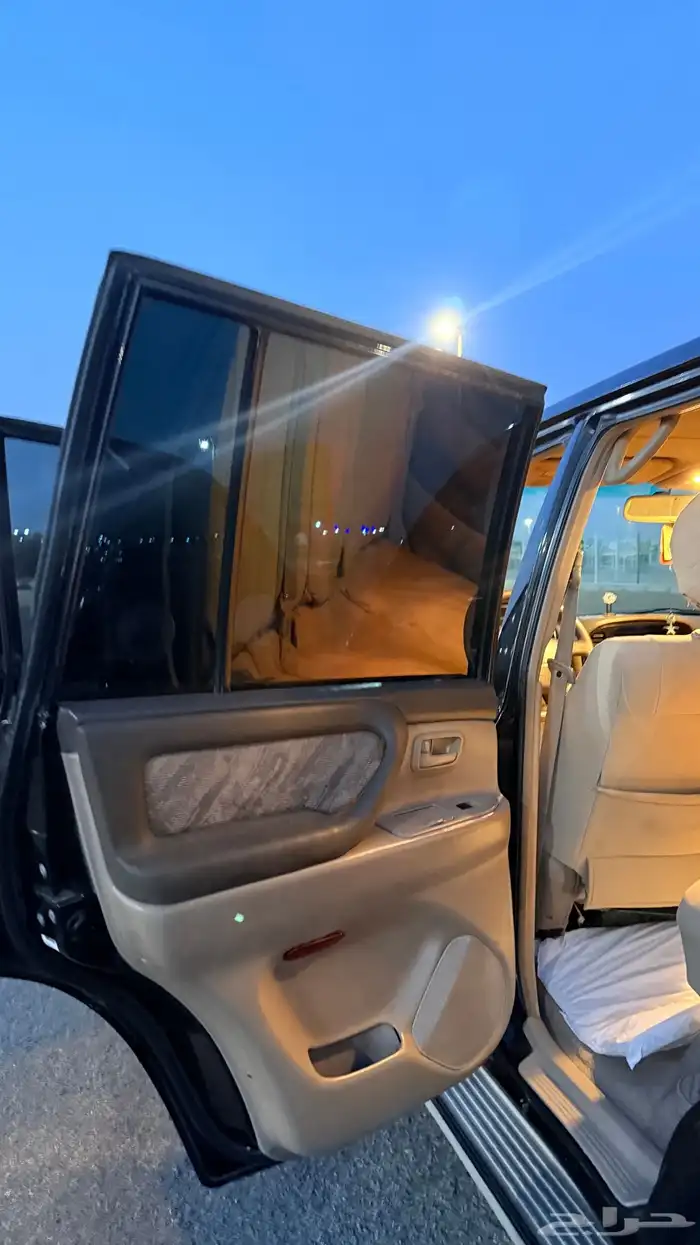 جيب 2001 اسود GX 11