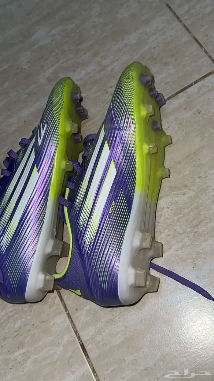 بوت آديداس اصلي مقاس 40.5 2