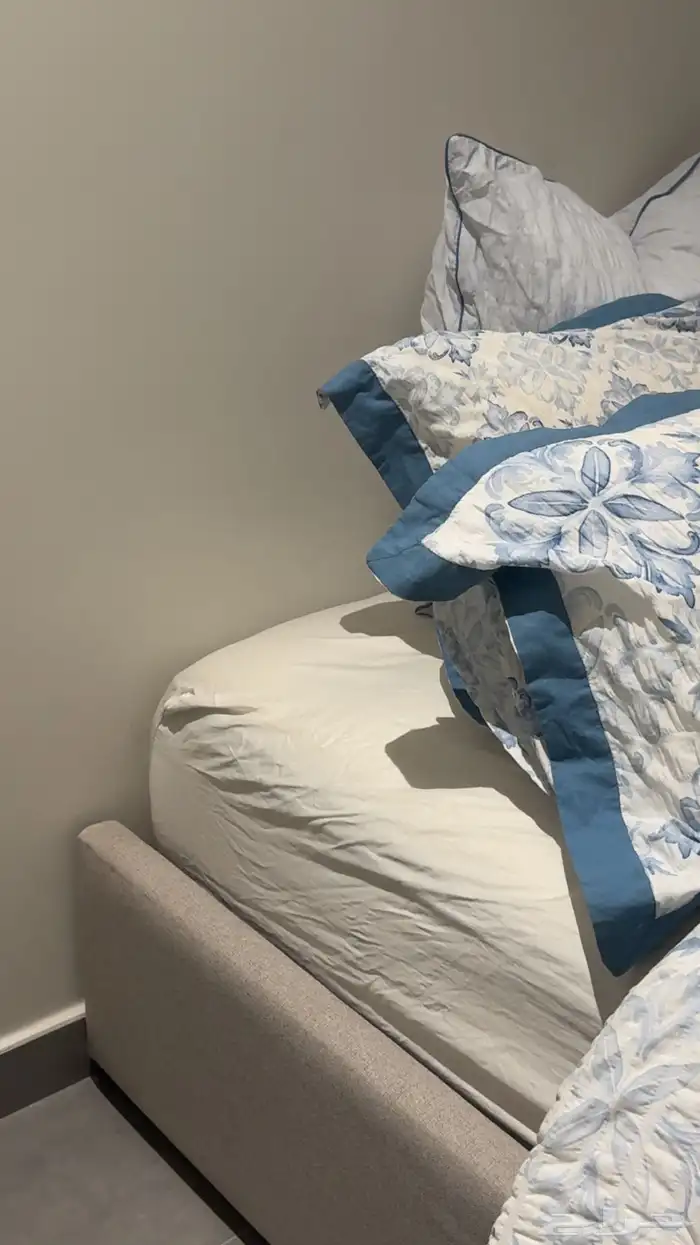 دولاب ملاس من ايكيا- مطبخ- سرير - كنب 14