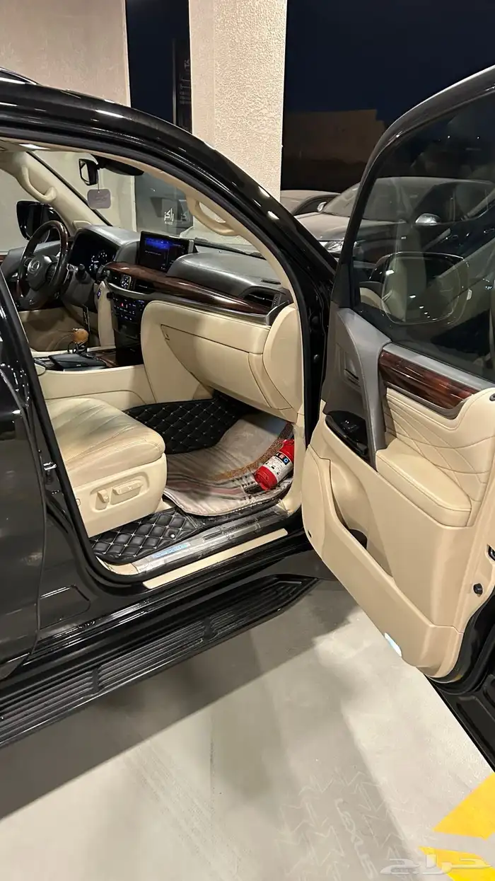 جيب لكزس 2021 بلاك اديشن بريمي 17