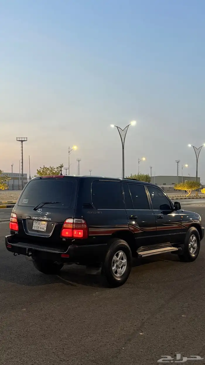 جيب 2001 اسود GX 4