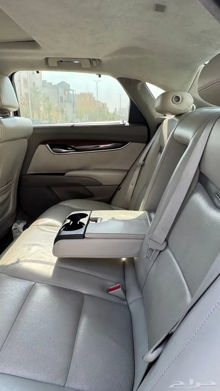 كاديلاك XTS 8