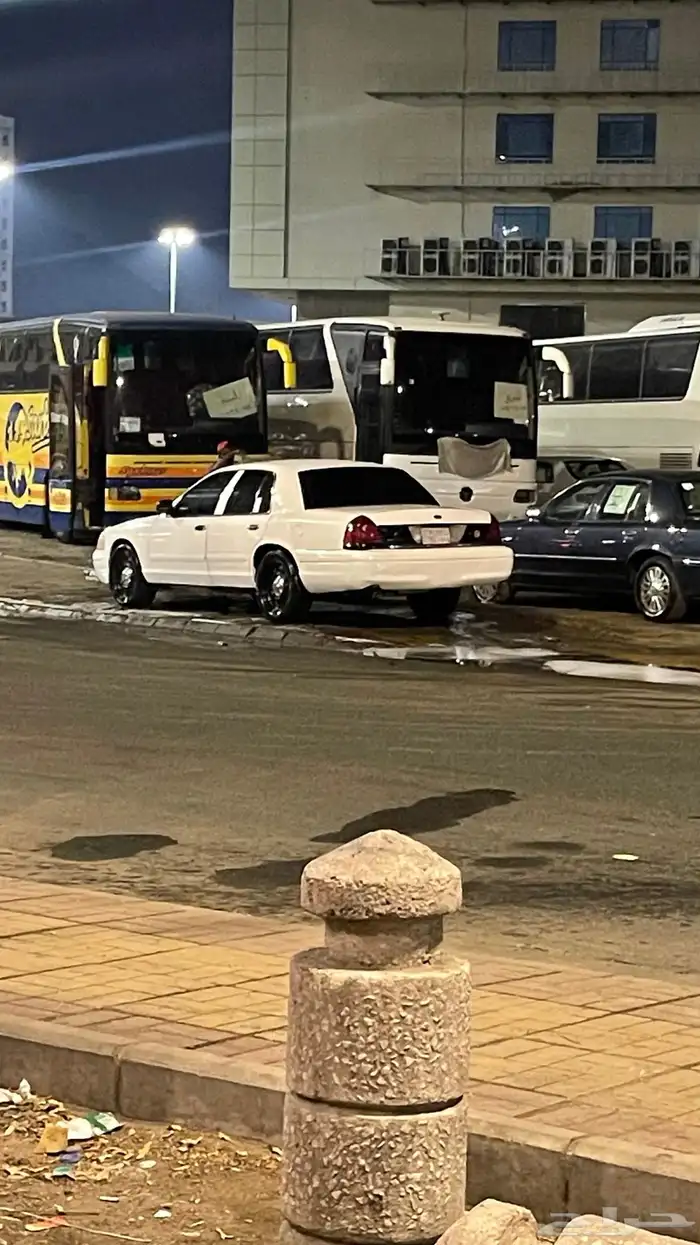 فورد فكتوريا 2004 2