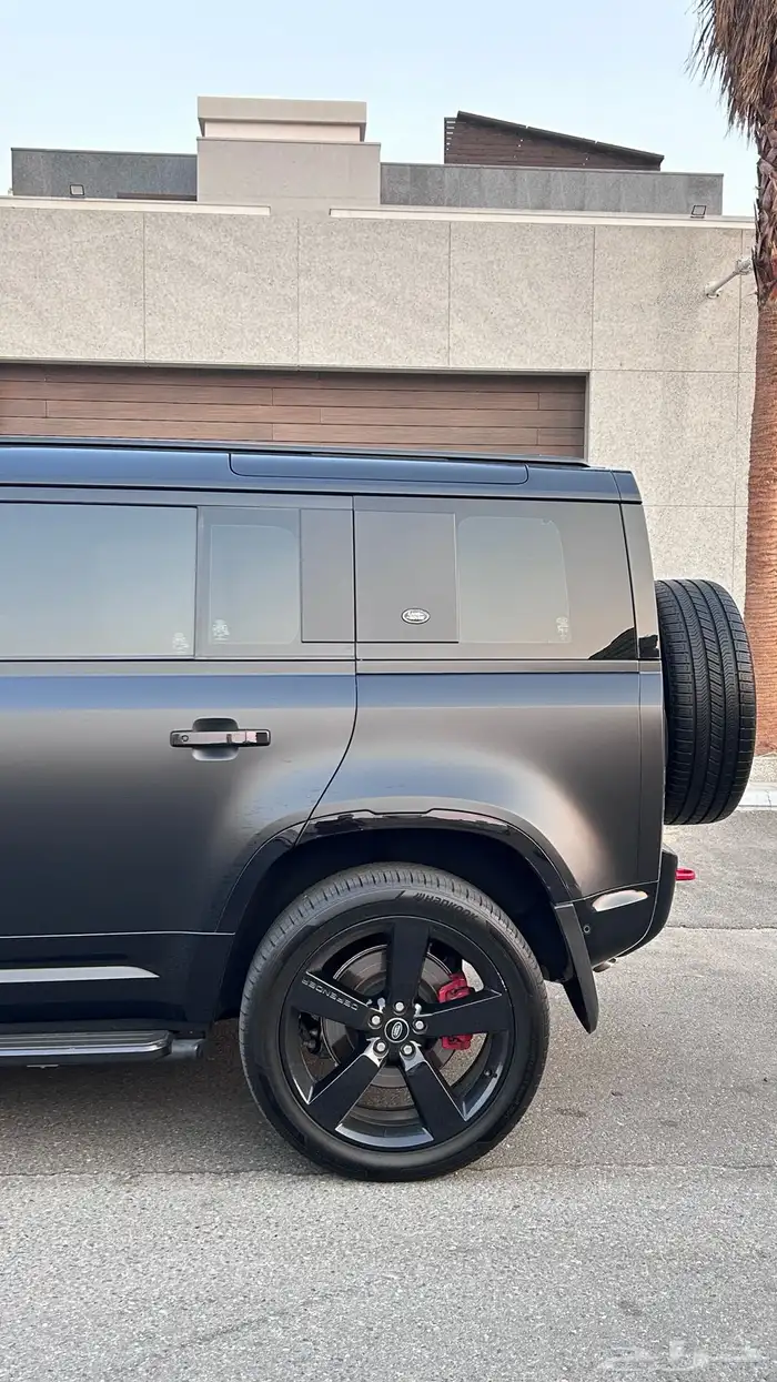 لاند روفر ديفندر x110 موديل 2022 الفردان 8