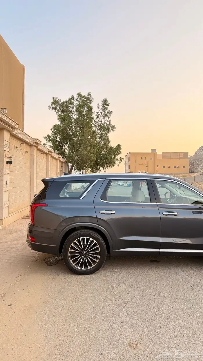 هيونداي باليسيد 2022 ( بنزين) v6 فل كامل 4