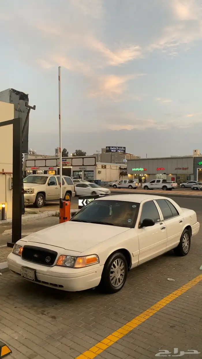 فورد فكتوريا 2004 امريكي 13