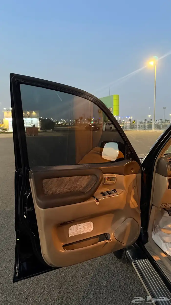 جيب 2001 اسود GX 9